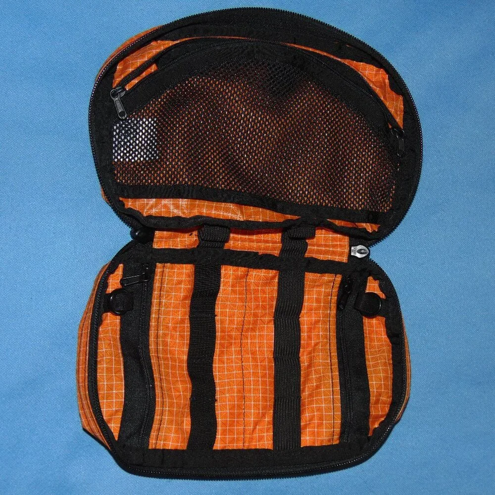 TOM BIHN  HANDY LITTLE THING - Picture 4 of 5